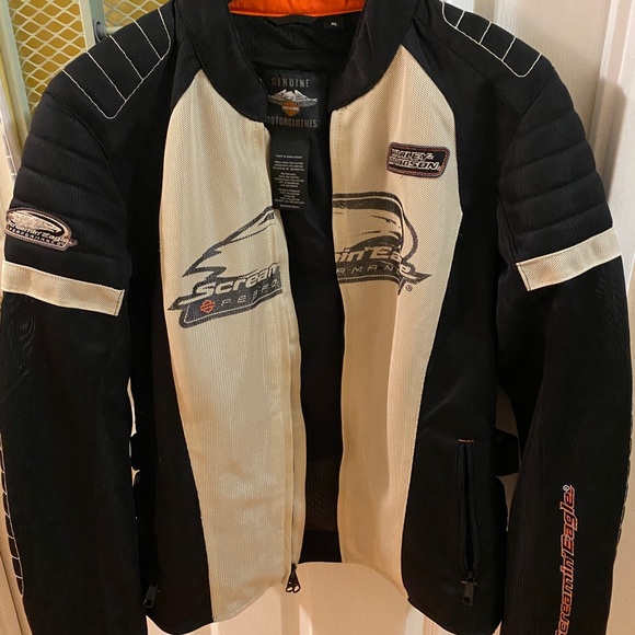 Harley jacket keeps you cool on a hot day! - Picture 2 of 2